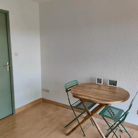 Studio Cabine Au Calme, Vue Marina Apartman *
