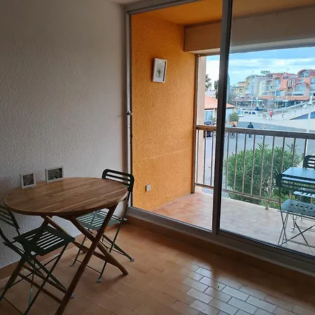 Studio Cabine Au Calme, Vue Marina * 그륏상